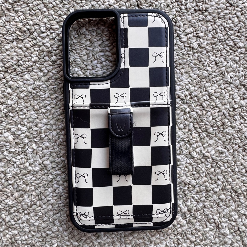 WALLI Checkered Black and White iPhone 16 Case